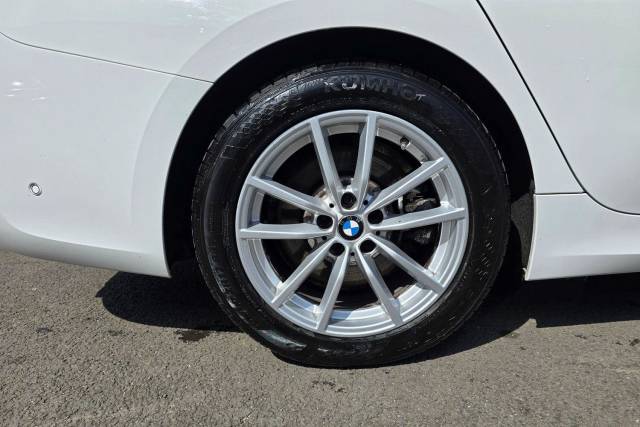 2021 BMW 3 Series 2.0 330e 12kWh SE Pro Touring Auto Euro 6 (s/s) 5dr