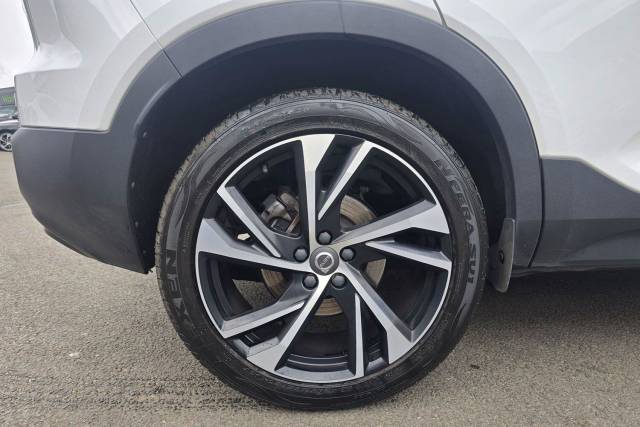 2020 Volvo XC40 2.0 B4 MHEV R-Design Pro Auto AWD Euro 6 (s/s) 5dr