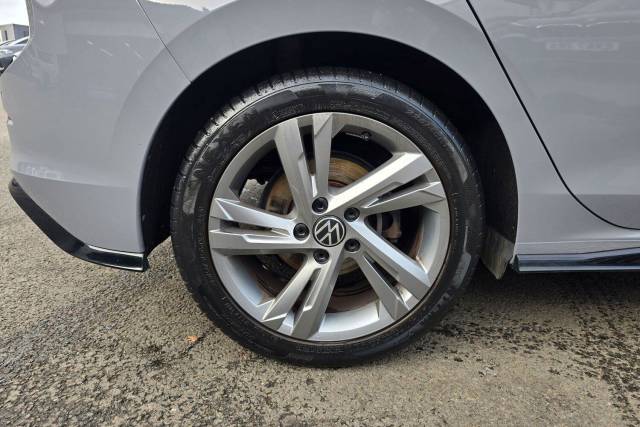 2022 Volkswagen Golf 1.5 eTSI MHEV R-Line DSG Euro 6 (s/s) 5dr